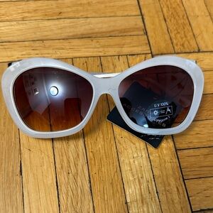 Zara White Accessories Tag